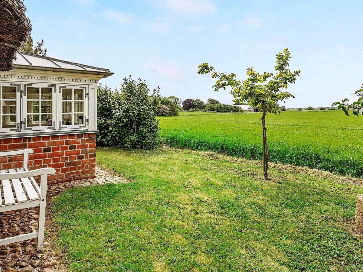 4 Person Holiday Home In T Nder トゥナー エクステリア 写真