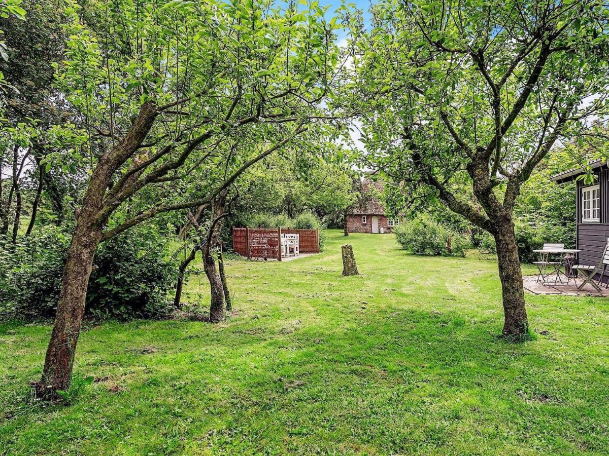 4 Person Holiday Home In T Nder トゥナー エクステリア 写真