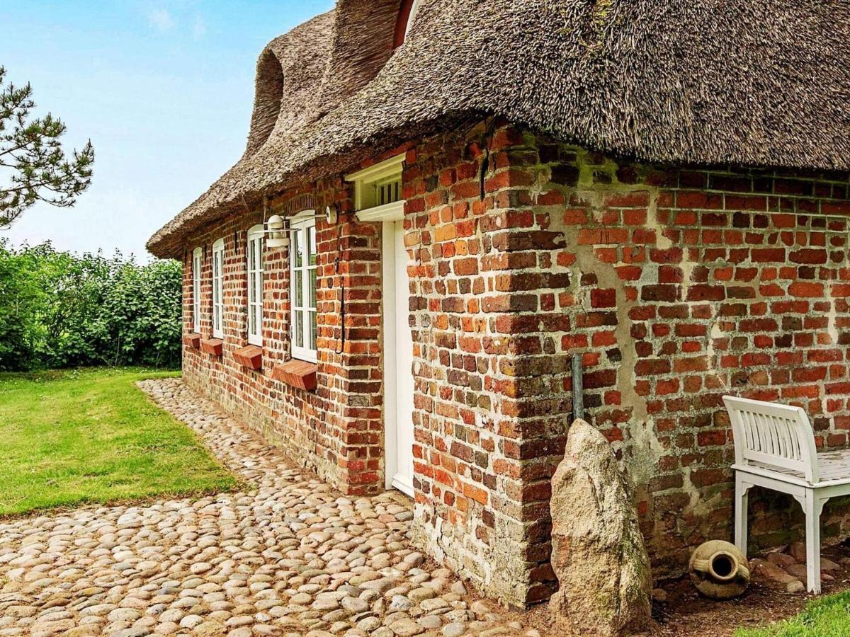 4 Person Holiday Home In T Nder トゥナー エクステリア 写真