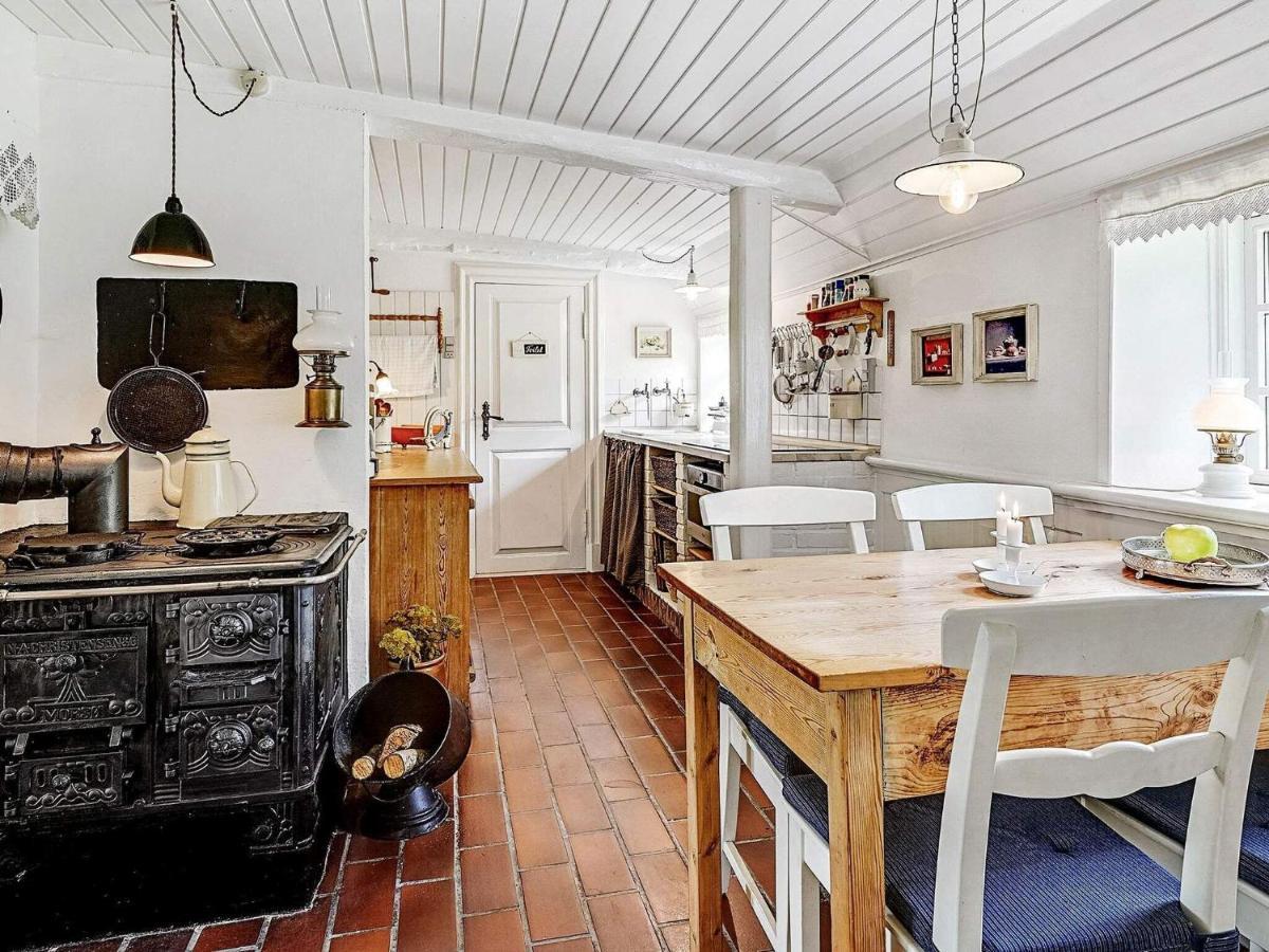 4 Person Holiday Home In T Nder トゥナー エクステリア 写真