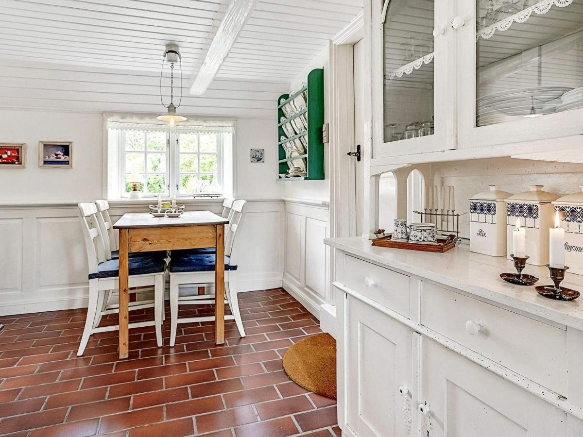 4 Person Holiday Home In T Nder トゥナー エクステリア 写真